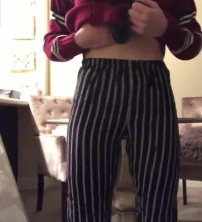 Jennette showing off
