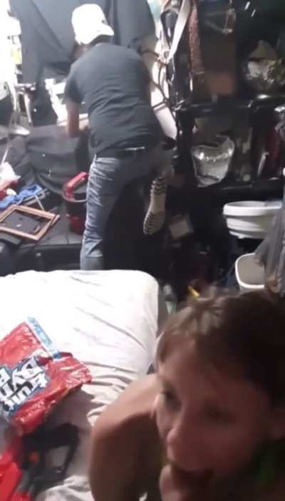 Giving Head Behind Her Bf’s Back