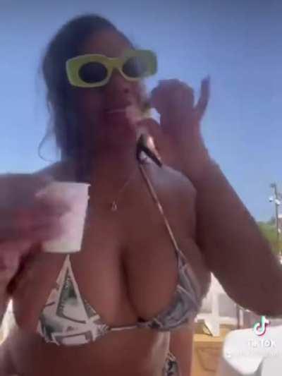 😈💦💦💦🤤MOMMYS HOT GIRL SUMMER HAS BEGUN 😈😈💦💦💦💦🤤🤤🤤LET THE FEEDING BEGIN🤤😈😈😈😈😈😈