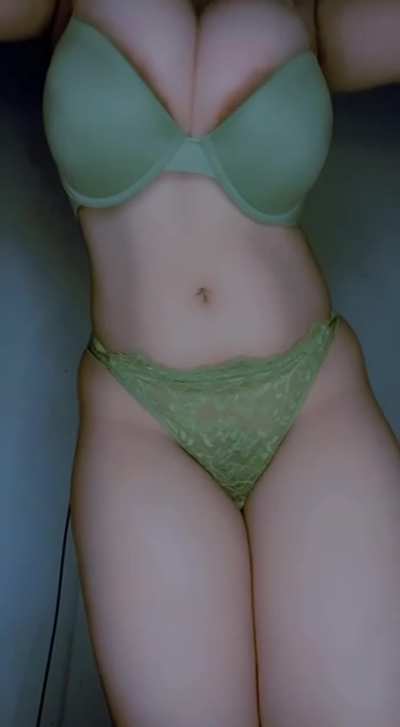 Am I thick enough for you? 🥵 [F]