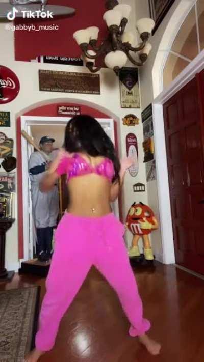 Gabby (@gabbyb_music)