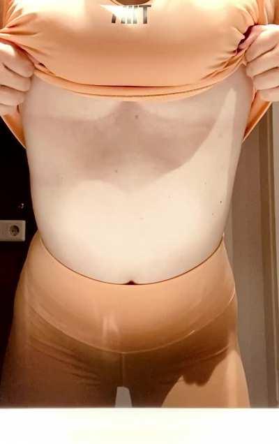 lil drop after my workout 💦 do u like it? 👉🏻👈🏻