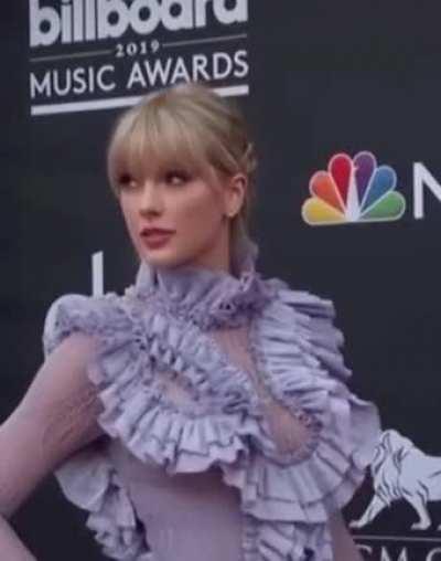 Taylor Swift might have the best legs in the business