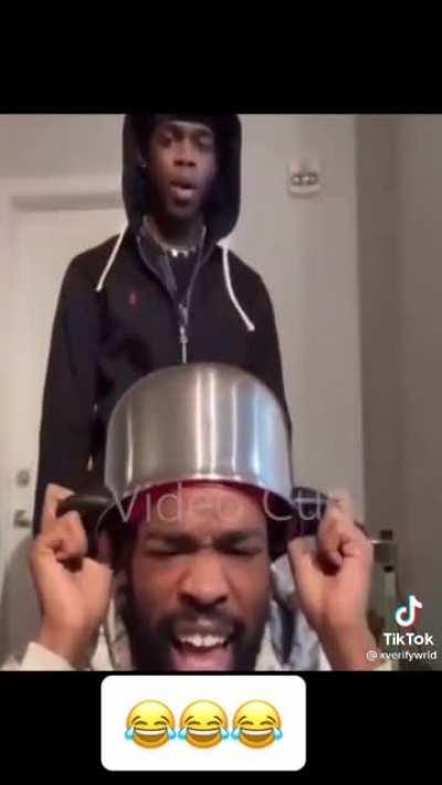 How deo nighas be when Bruce start stream