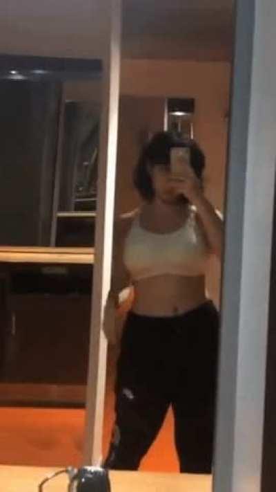 Thanks to the highschool volleyball team, I finally have my ideal body for senior year :)