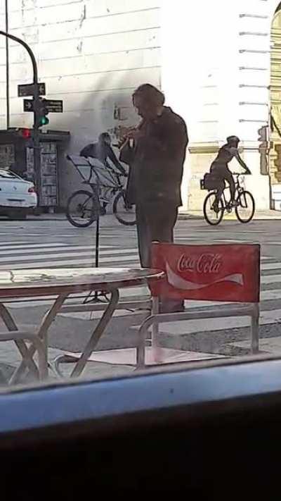 Visto recien por un amigo en Independencia y Tacuarí (CABA)