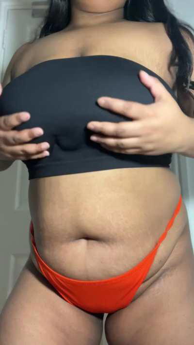 Plump and scattered with golden stretch marks… would you breed me? 