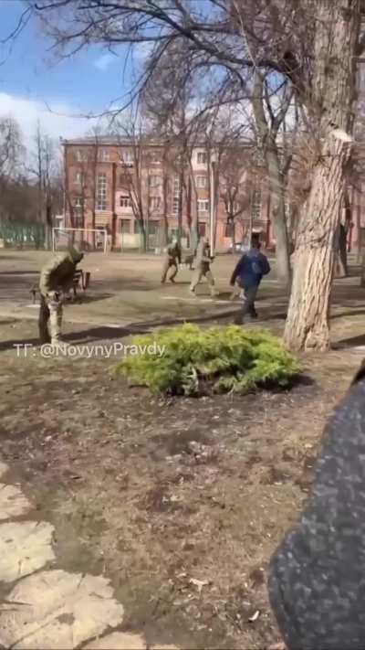 Ukrainian conscription officers attempting to draft a man, later in the video he tries to run away, because someone started filming they let the man go in the end
