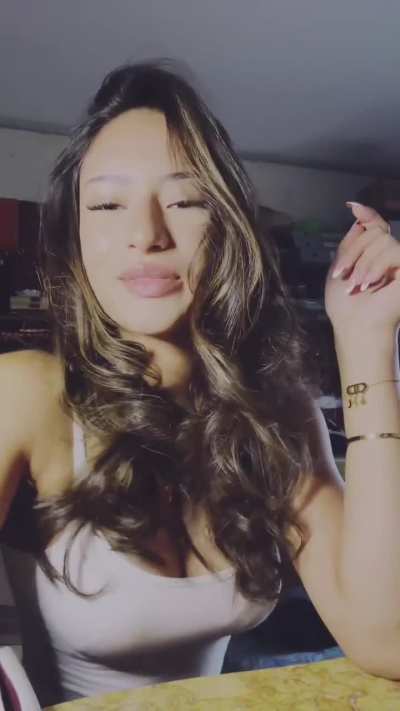 Grabe ang Belgian genes mo dai, half Pinay half Belgian @mrybsmn. Upvote niyo to kung gusto niyo makita ang milf na mama niya