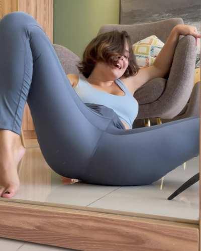 Squirting in leggins is my guilty pleasure