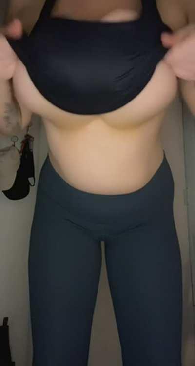 Would you date a 5’10 girl with big tits?