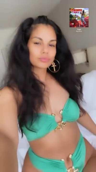 MyVerse bikini insta story