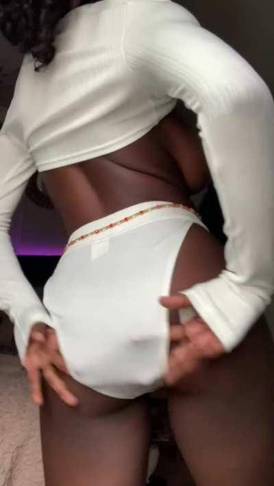 Hold my waist and fuck me from behind ! 🥰