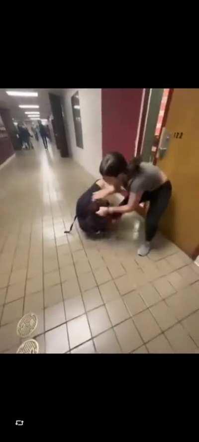 Girl confronted after talking ish about grey shirts mom 