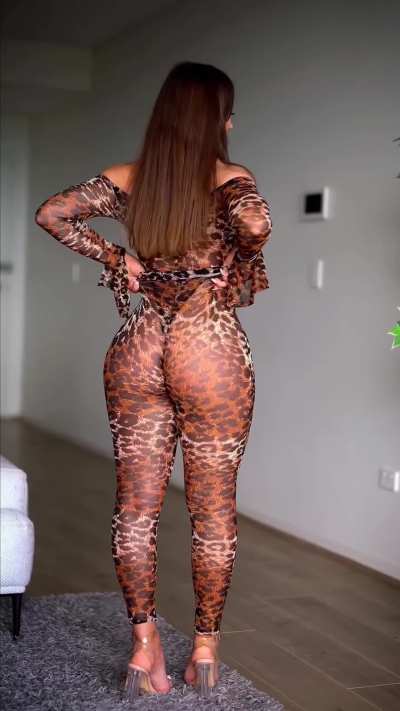 Leopard print to start the week