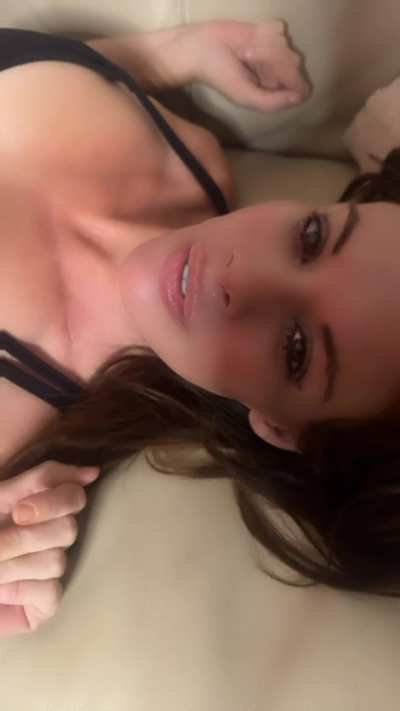  Just curious.. Any married men jerking off to my content? 