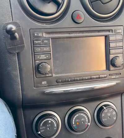 2012 Nissan Rogue - Main Display Flashing from Light Mode to Dark Mode; Dashboard Clicking