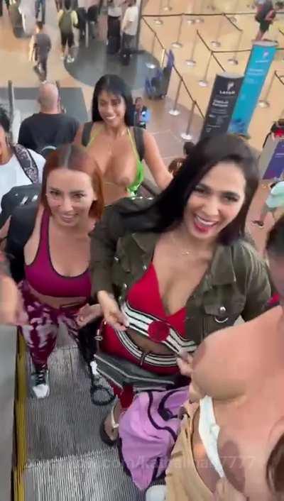 1.. 2.. 3.. titties out