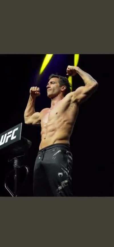 Jake Gyllenhaal looking awfully saucy