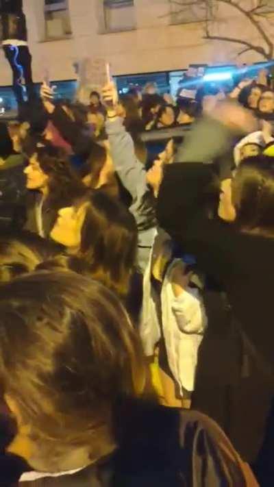 8 Mart - Feminist gece yürüyüşü tüm engellemelere rağmen başladı. 