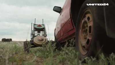 Self-destructive robots and minelayers are designed to destroy various targets on the battlefield — primarily, enemy armored vehicles. They can carry up to 40 kg of payload, moving towards the target at a speed of up to 25 km/h. Join the fundraiser. Peopl