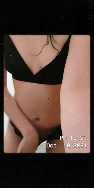 I am 4‘10 smash or pass?🥺🥺 (OC)