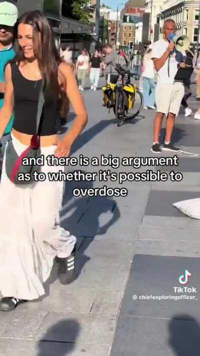 Guy on 9 g of shrooms 🍄🍄