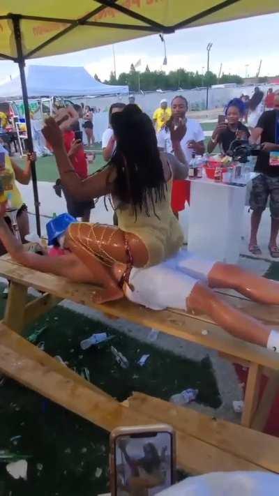 enjoying wet n fluffy goodness 🔥🔥🔥🔥😍😍😍😍🍫🍫🍑🍑🍑🍑 #daggering #skinout #dancehall #jamaica