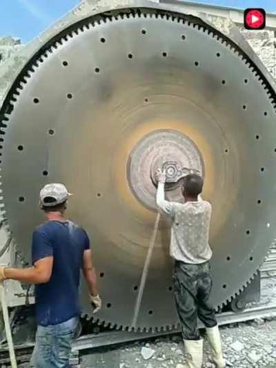 Bendy sledgehammers for better kinetic energy