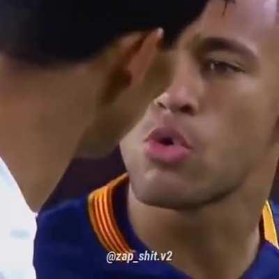 Ele nao tava off ele tava querendo dar mais emoção pro proximo ano