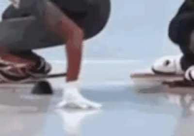 This Chinese dude is playing mariokart in shorttrack