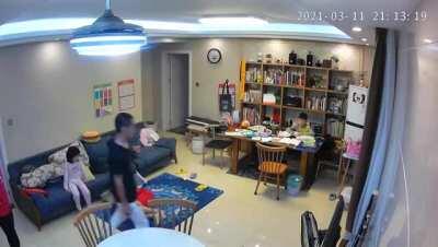 棍棒底下出孝子（好像有个妹妹啊😅）