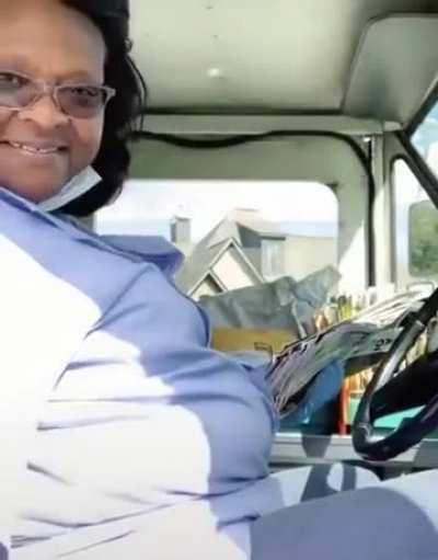 To make a dancing Tik Tok