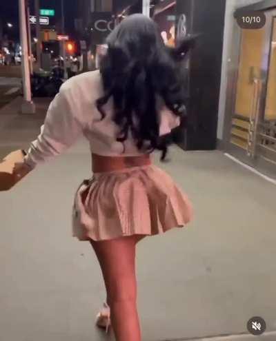I wanted that skirt to fly up so fuckin bad 😫 got me leaking in the boxers 