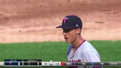 [Highlight] Twins Pitcher/ Air Force Captain Griffin Jax shows what that tongue do