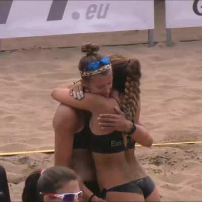 Volleyball player Nerea Ruizz getting some booty pats