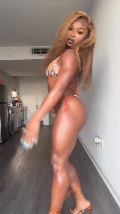 Im really in my own lane 🥰 how can u not love Women with muscles 🥰💪🏾 #fitnessmodel #bodygoals #fitnessmotivation #fitnessjourney #bodybuilder #bodybuildingmotivation #bodybuildinglifestyle #bodytransformation #naturalbodybuilding