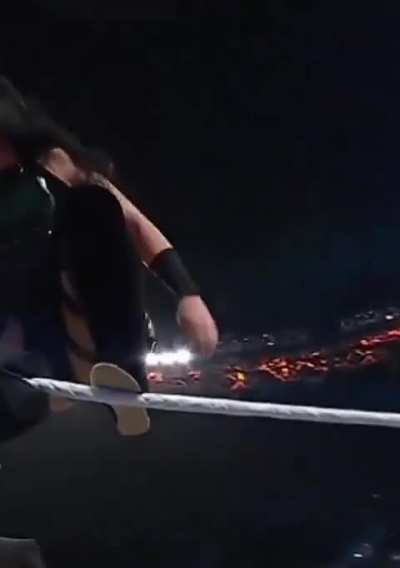 Stephanie Vaquer from Halloween Havoc, give the camera guy a raise please 