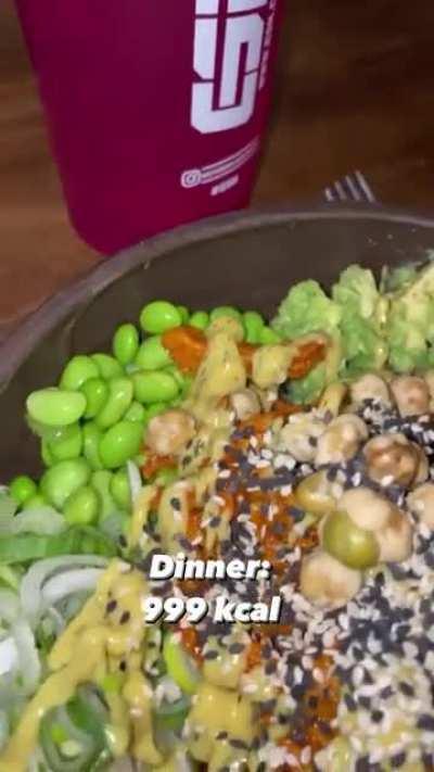 That ass in those leggings is just unfair @michaprinz