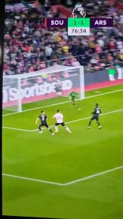 Elyounoussi on Tierney. Turn up volume and you can actually hear the contact. looks like he sees the ball is going over his head and swings his arm straight in to Tierney's neck.