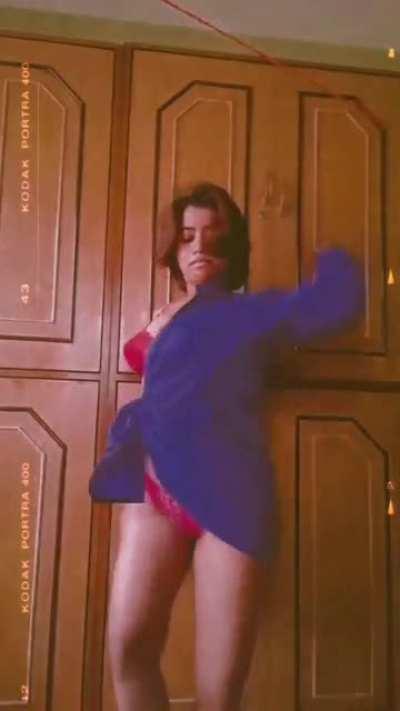 Seductive, bold and racy, is what Bong bombshells can be best described as!🔥🔥