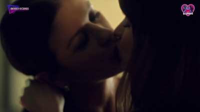 Catherine Zeta-Jones and Rooney Mara in Side Effects (2013)