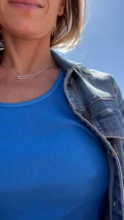 Coffee and cunninlingus anyone……45f