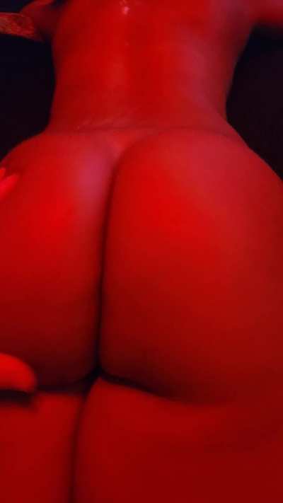 Who wanna have sum fun wit us..😝😈💦👀📲