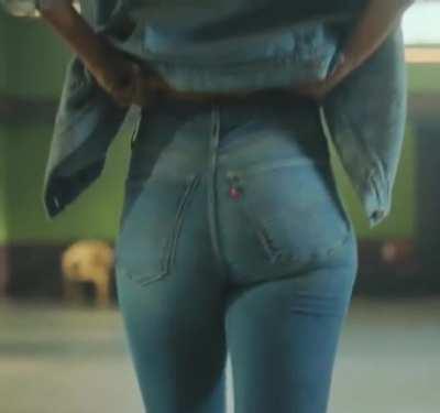 Deepika Padukone tight ass