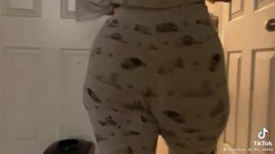 Soft & Jiggly No.286 😍🍑