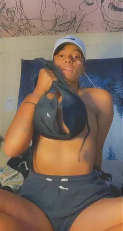 DO YOU LIKE IT ? ( her Free album In Comments )