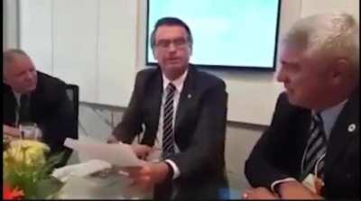 Bolsonaro criticando o centrão em campanhã, no proprio canal do YT, e agora dizendo que sempre foi do Centrão.