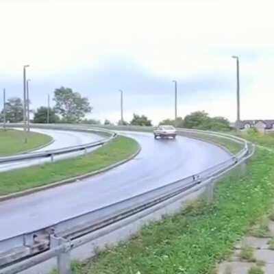 Drifting stock Polish cars. (Polonez Caro 1.6L 80hp FR)