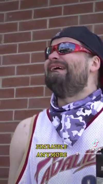 10 pounds of pineapple